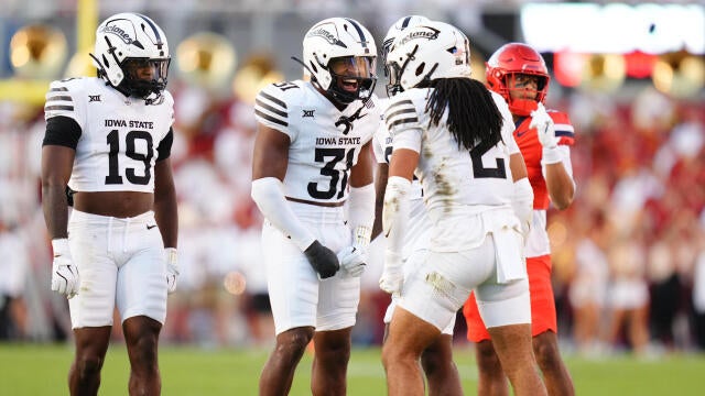 Becht runs for 3 touchdowns, No. 14 Iowa State beats Arizona 39-14 ...