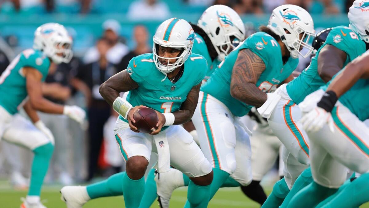 https://sportshub.cbsistatic.com/i/r/2025/09/29/14594f4d-1d24-48be-9565-b0d8c88ce3f2/thumbnail/1200x675/27c2e68af4367927c3a5764d3eadaa5a/tua-tagovailoa-cbs-2.jpg