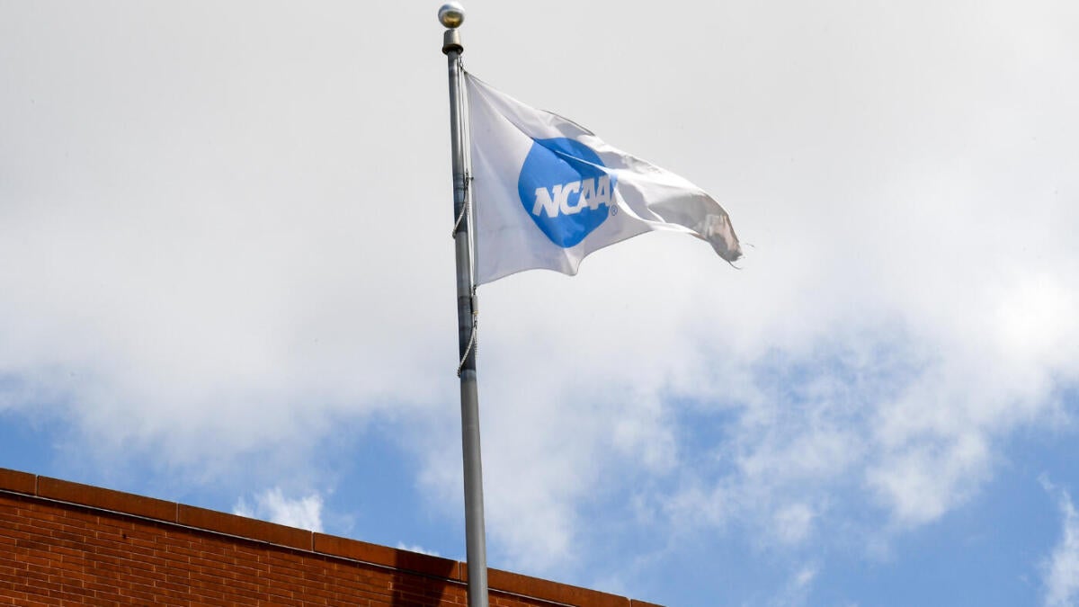 NCAA approves change to new single transfer portal window: How will it work in college football?