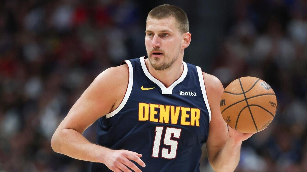 https://sportshub.cbsistatic.com/i/r/2025/09/29/7a9d0591-c780-4aaf-9e2c-9cd8f66eb9e0/thumbnail/1200x675/0099fa0950df224bd5610ab31a08eea9/jokic.jpg