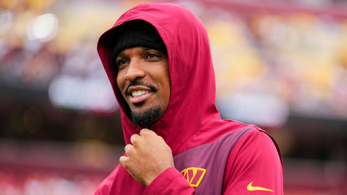 https://sportshub.cbsistatic.com/i/r/2025/10/01/d758eedc-9eb2-4211-9d80-fc7670353f61/thumbnail/1200x675/c338ef0755e845444f0413d2847a3436/jayden-daniels-injury-getty.png