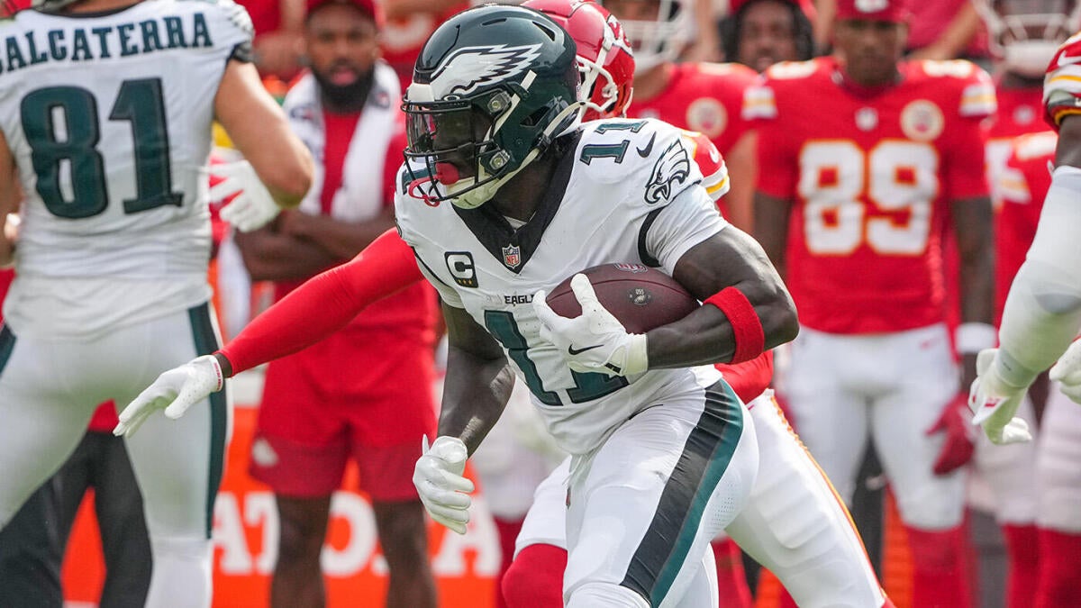 https://sportshub.cbsistatic.com/i/r/2025/10/02/75f410f9-93b9-4bb7-bbf3-9219b3de551b/thumbnail/1200x675/805ebd4d9b0174f104036d6a9600f899/a-j-brown-eagles-g2.jpg