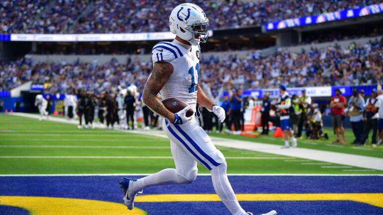 George Pickens, recebedor dos Dallas Cowboys, em ação.