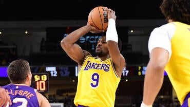 Phoenix Suns v Los Angeles Lakers