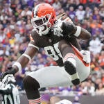 usatsi-27253401-david-njoku-browns-te-3q-2025-1920.jpg