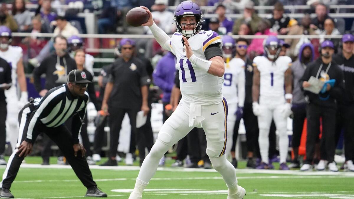 Slim Bald Nerdy Alt-girl milks her BFs fat cock and fingers his ass