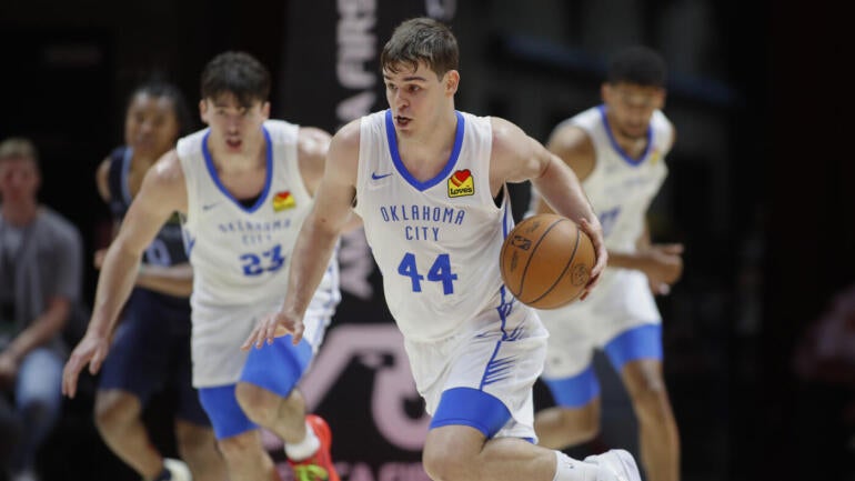 Nikola Topić em ação pelo Oklahoma City Thunder.