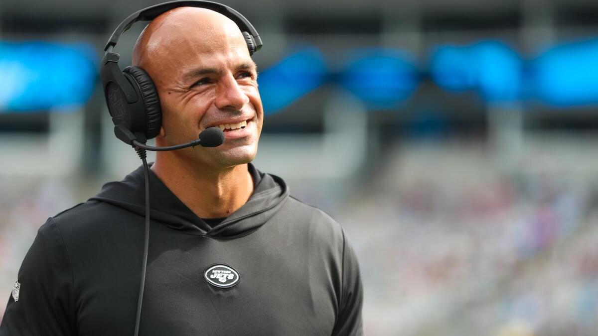 https://sportshub.cbsistatic.com/i/r/2025/10/06/0ca0ca09-233e-4064-b56d-cf195c7776dd/thumbnail/1200x675/a47dcd5bcc7759d6c979bc856903c4ab/saleh.jpg