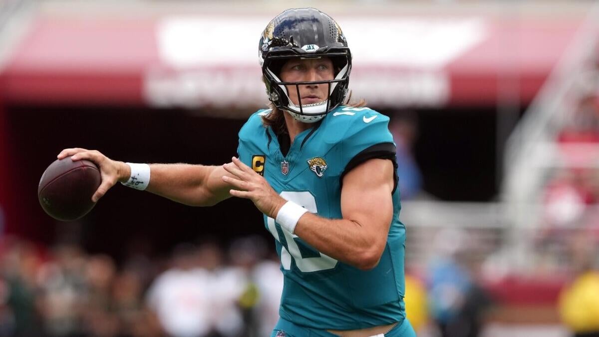 https://sportshub.cbsistatic.com/i/r/2025/10/06/5e6e86d8-4c13-49c8-8406-87f0bf1e4062/thumbnail/1200x675/de2bd4f359deb88d898c934427d7f331/trevor-lawrence-jacksonville-jaguars-imagn-images-1.jpg