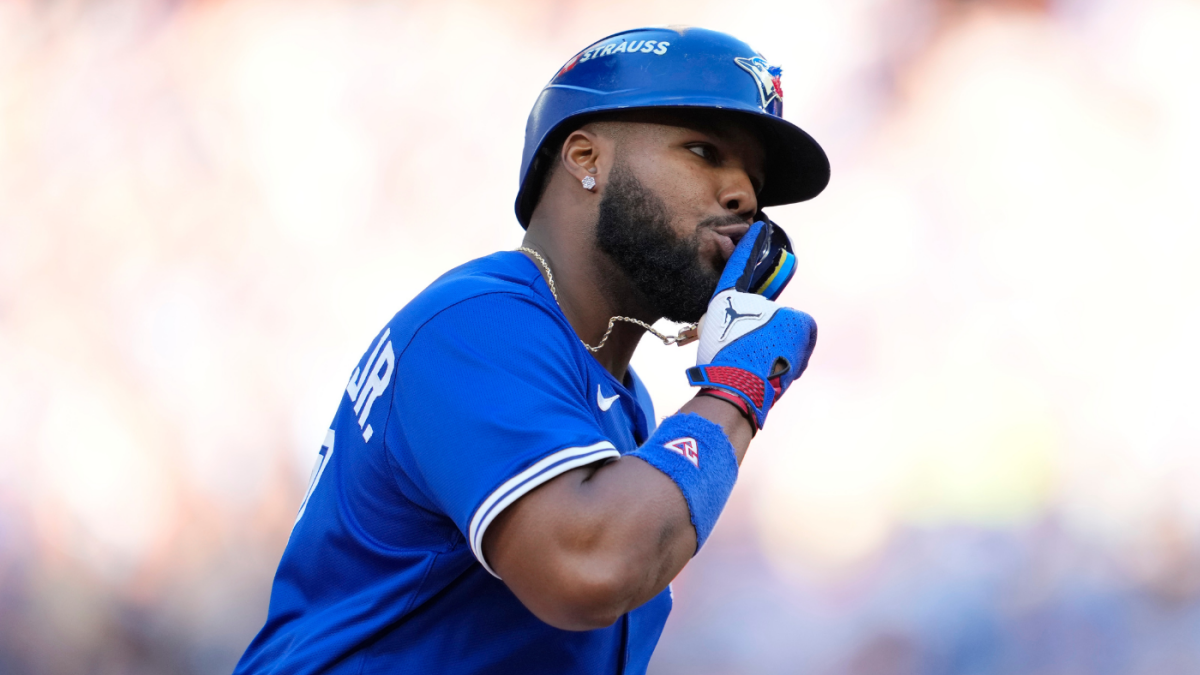 Blue Jays Dominate Yankees in ALDS Game 2; Mariners Edge Tigers in Thriller