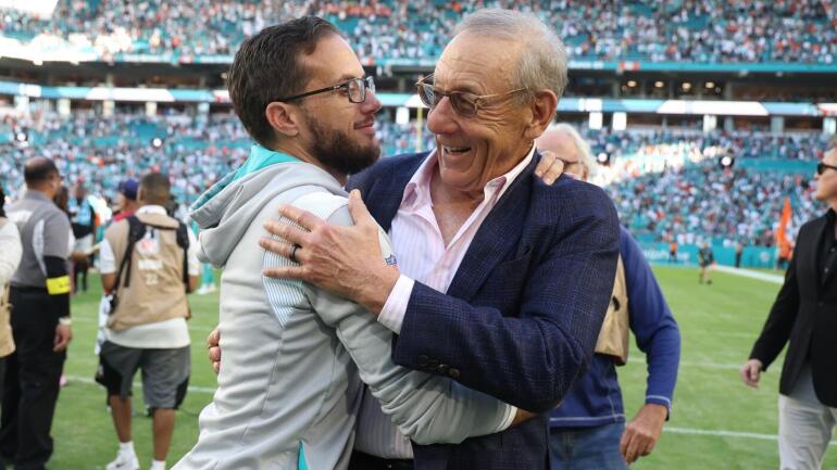Torcida do Miami Dolphins em jogo.
