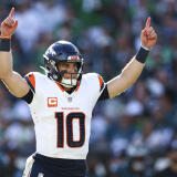 Jaguars get statement win over Chiefs; Dodgers, Brewers game away from NLCS; How Yankees can climb back 9 bo-nix-broncos.jpg