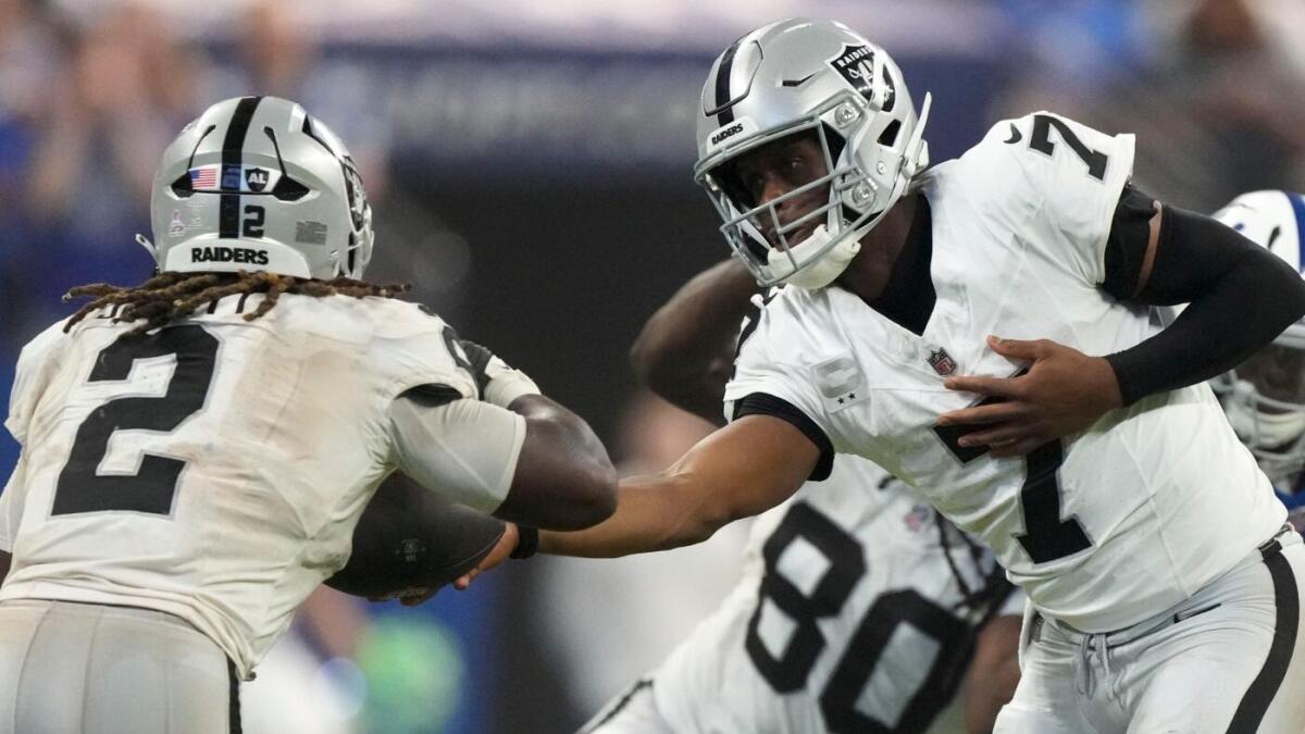 https://sportshub.cbsistatic.com/i/r/2025/10/07/17e12a5e-0916-498b-a29c-4f5ed08ff001/thumbnail/1200x675/688478ab0b154ef5a4aabda4004bab25/geno-smith-las-vegas-raiders-imagn-images.jpg