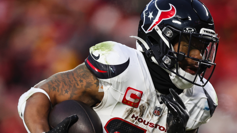 Joe Mixon com a bola em campo