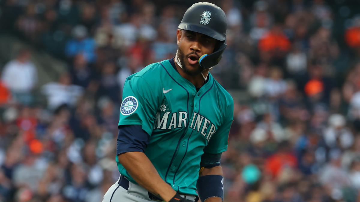 https://sportshub.cbsistatic.com/i/r/2025/10/07/ab51430d-6521-413d-acaa-e0729224ba3d/thumbnail/1200x675/f6b10828f4aee329fd00b250b4935533/julio-rodriguez-getty-2.png