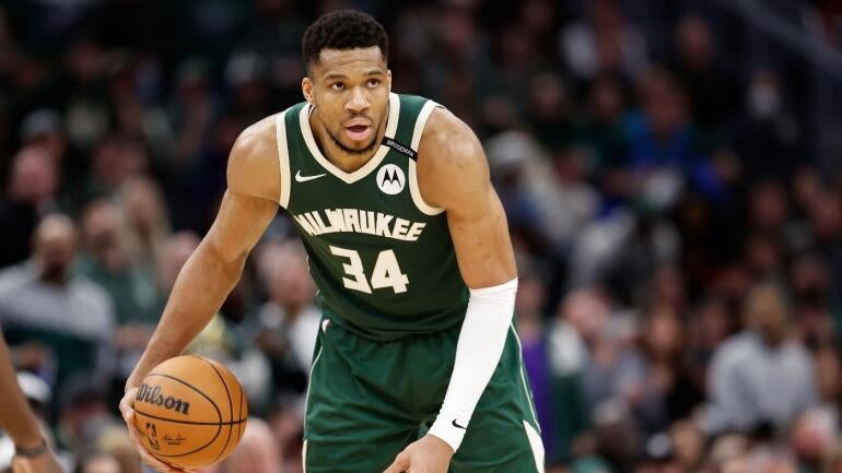 Giannis Antetokounmpo em ação pelos Milwaukee Bucks