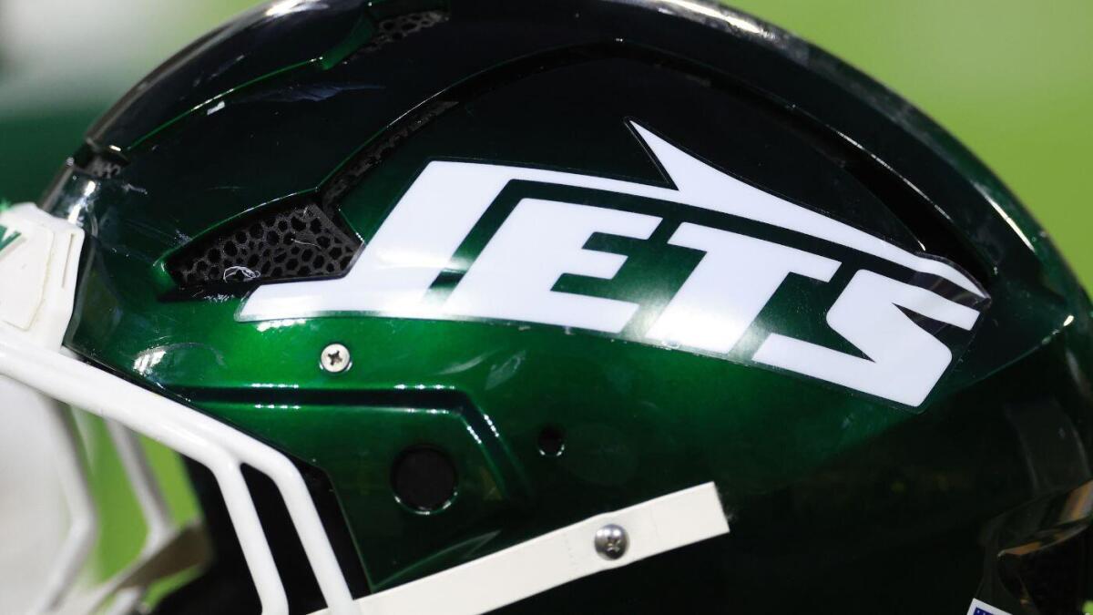 Jets countersue ex-executive, cite almost 4,000 deleted texts in alleged plot in opposition to group president