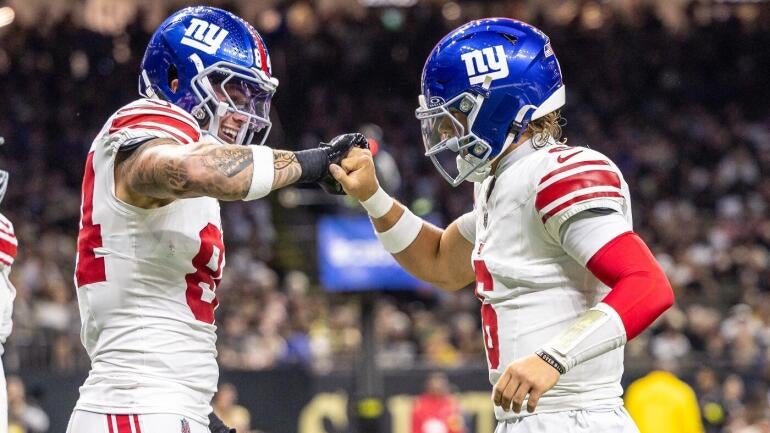 Campo de futebol americano com logo do New York Giants