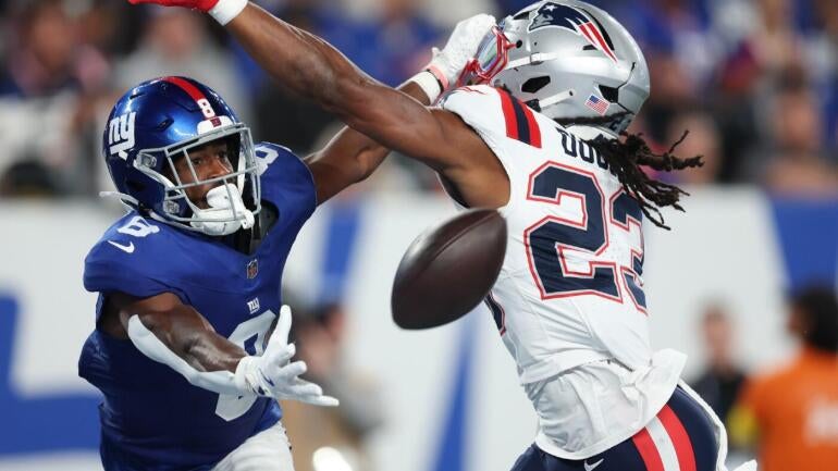 Beaux Collins is defended by Kyle Dugger