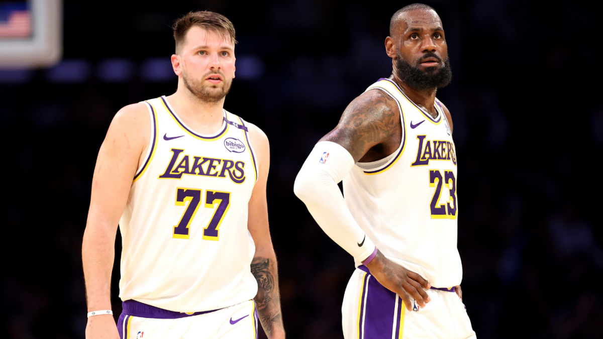 https://sportshub.cbsistatic.com/i/r/2025/10/09/da1b2aff-8574-4856-ad0e-bd6be08069df/thumbnail/1200x675/f98463e8f6665e44ac37e9e9e107cb07/luka-doncic-lebron-getty.png