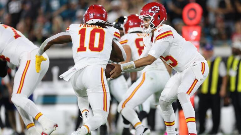 Patrick Mahomes dos Kansas City Chiefs em ação.