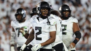 Oregon's Gary Bryant Jr. looks towards the sideline before a play against Penn State