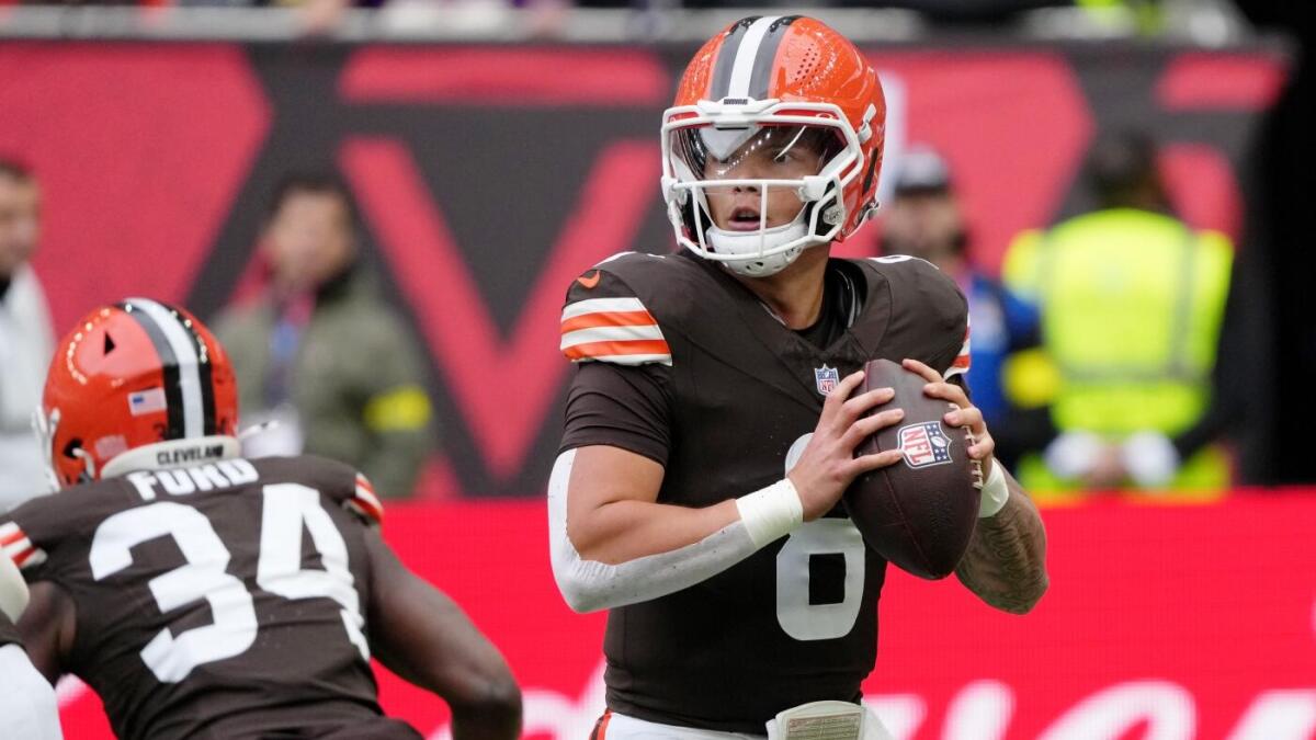 https://sportshub.cbsistatic.com/i/r/2025/10/11/0ad27097-6dc1-48c7-aa2e-711b224bab55/thumbnail/1200x675/7ae0c3fc9c8580eef9a99799a3f6b8bb/dillon-gabriel-cleveland-browns.jpg