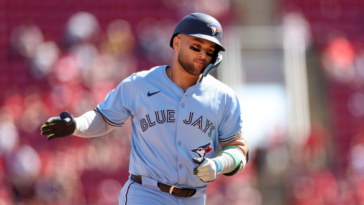 Bo Bichette damage replace: Blue Jays shortstop off ALCS roster vs. Mariners after spraining knee
