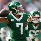 Eagles legend Brandon Graham considering coming out of retirement to boost Philly's struggling pass rush 4 rashardhigginscbs-1.jpg