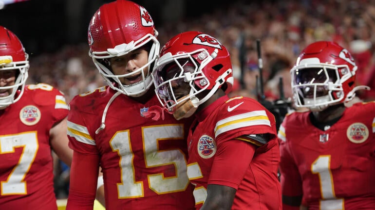 patrick-mahomes-hollywood-brown-chiefs-imagn.jpg