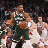giannis-antetokounmpo-preseason.jpg