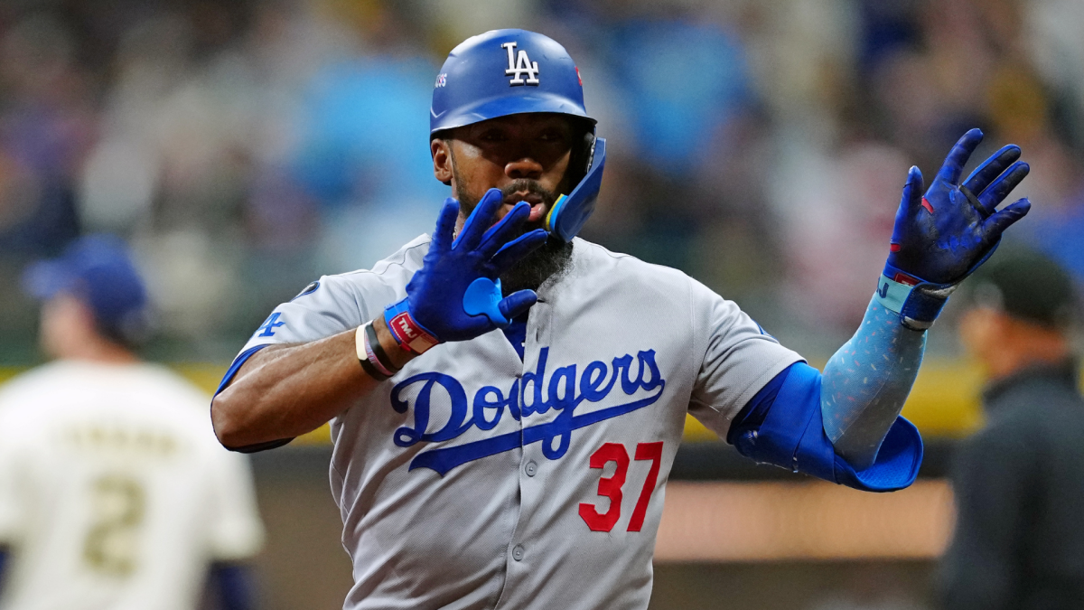 https://sportshub.cbsistatic.com/i/r/2025/10/16/8f2727da-dbce-4623-be84-7bd972ca31ad/thumbnail/1200x675/724e52725c9d4f3034649090cd387376/teoscar-getty.png