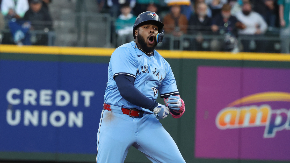 https://sportshub.cbsistatic.com/i/r/2025/10/16/fea3cc14-0907-4104-b5b8-d91f577d5c1b/thumbnail/1200x675/6ae346ea5119df1159f82a4f76f7df2e/vlad-getty-4.png