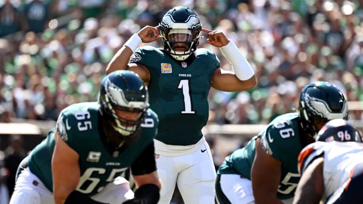 Week 7 Fantasy soccer rankings, lineup recommendation, start-sit recommendation, sleeper picks from confirmed mannequin
