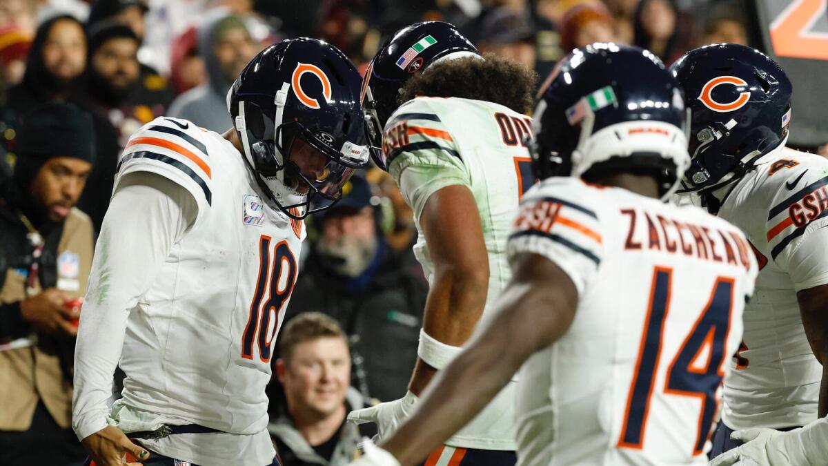 https://sportshub.cbsistatic.com/i/r/2025/10/18/5e9c7b91-7e7e-4e35-9ca8-f9980dc0884c/thumbnail/1200x675/3d4d342bfb32f71bb1eb56d55eaa5c25/chicago-bears-imagn-images.jpg