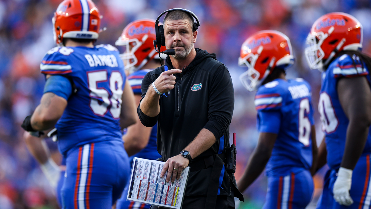 https://sportshub.cbsistatic.com/i/r/2025/10/19/0eafb78b-ead3-4b35-a99e-36f92e4f1cb0/thumbnail/1200x675/3ac2e34839a37e865696746a8d317dd6/billy-napier-florida.png