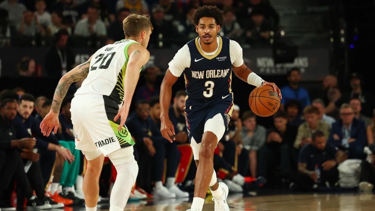 https://sportshub.cbsistatic.com/i/r/2025/10/20/7c53d3a1-f8e8-4234-b082-5394beabd821/thumbnail/1200x675/aa2bc2fe1d9db7b6d7e3087d7f192eb9/jordan-poole-new-orleans-saints-getty-images.jpg