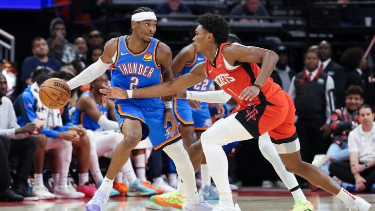 Kevin Durant em quadra pelo Houston Rockets na estreia da temporada 2025-26 da NBA