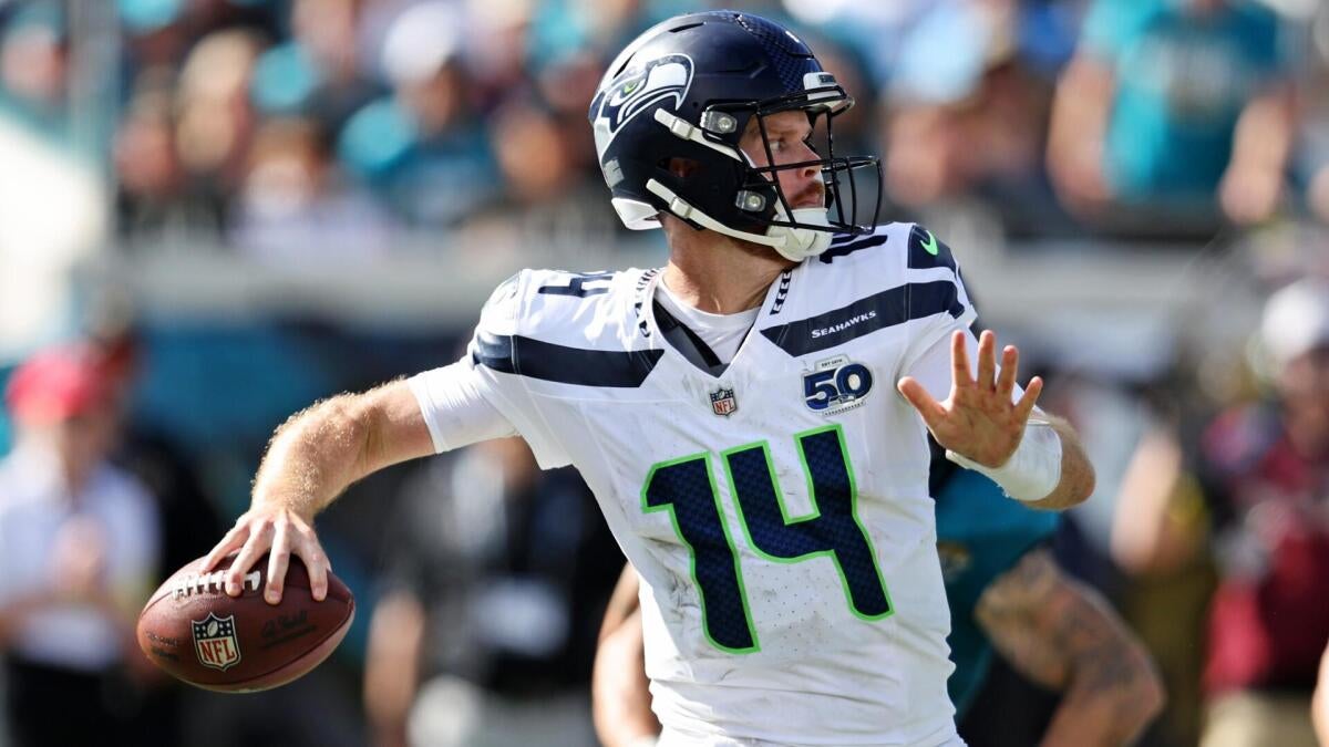 https://sportshub.cbsistatic.com/i/r/2025/10/20/b79e418e-724a-4156-97eb-d2b8dcc3f493/thumbnail/1200x675/ab96d283cf512fd349aa459da2e23f27/sam-darnold-seattle-seahawks-imagn-images.jpg