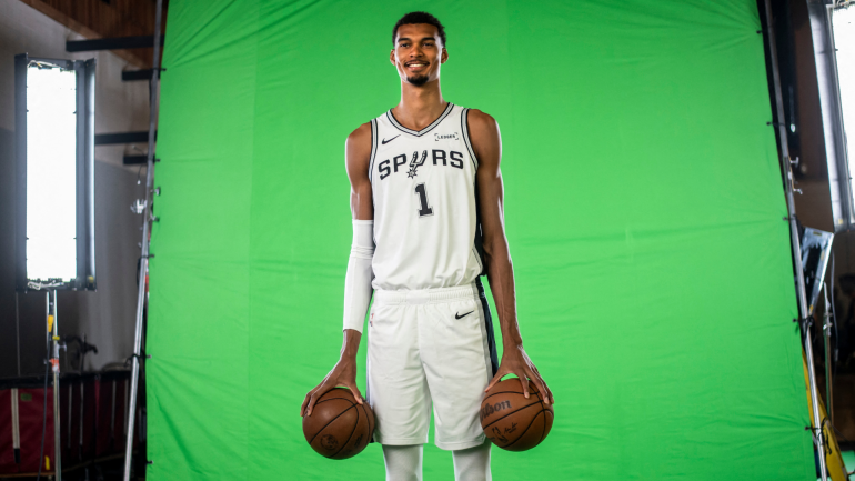 Victor Wembanyama em ação pelos San Antonio Spurs.
