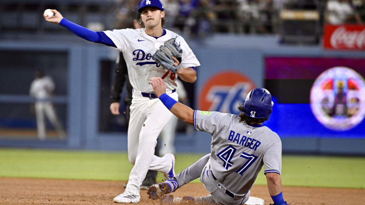 https://sportshub.cbsistatic.com/i/r/2025/10/21/2116db1d-dd1b-4873-a202-74f3718dadf2/thumbnail/1200x675/c2d5183bbbc6f408e82f15e56ee61951/dodgers-blue-jays-getty.png