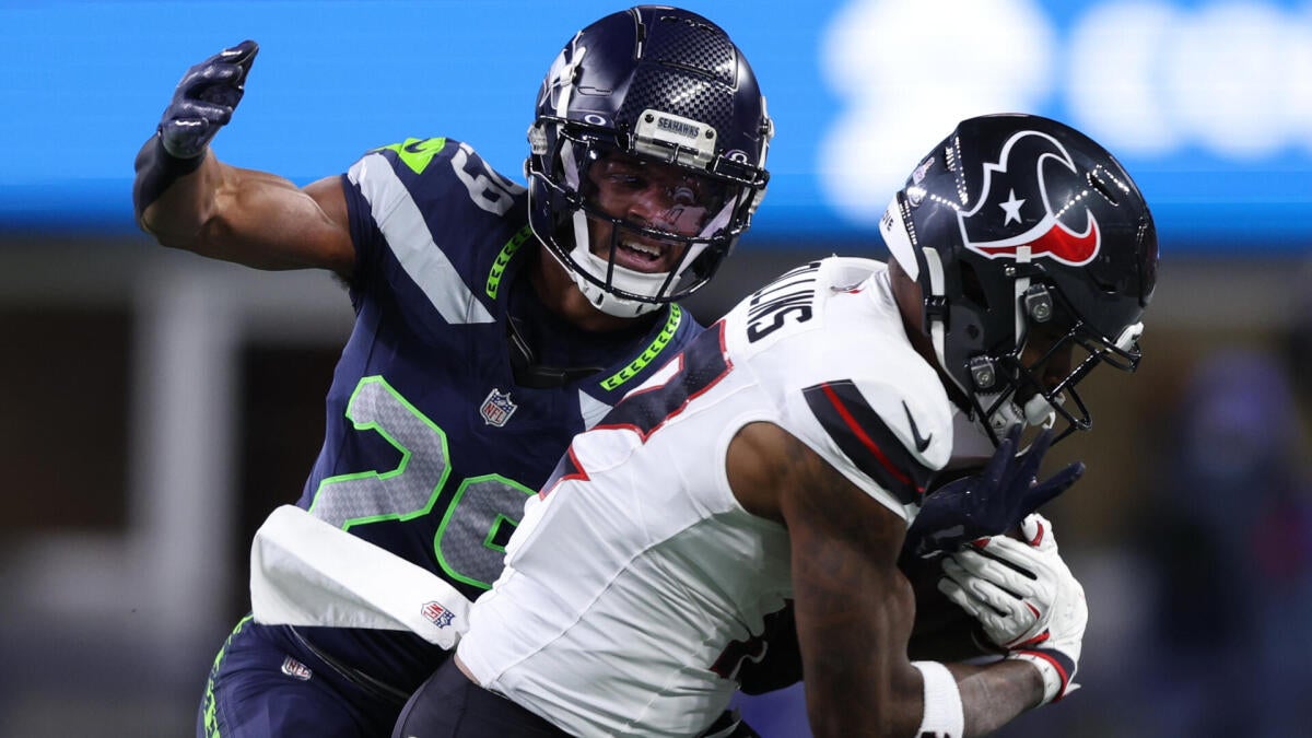 Texans Professional Bowl broad receiver Nico Collins exits ‘Monday Night time Soccer’ recreation vs. Seahawks