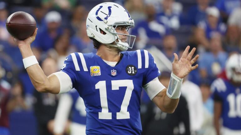 Daniel Jones, quarterback dos Colts, em ação.