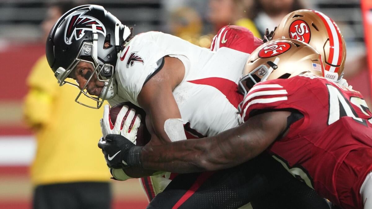 https://sportshub.cbsistatic.com/i/r/2025/10/22/88281ffa-46b8-4dc2-90e6-84580db55b65/thumbnail/1200x675/aa21256c59629d78cea4a2c0e444abdc/bijan-robinson-falcons-49ers-cbs-imagn.jpg