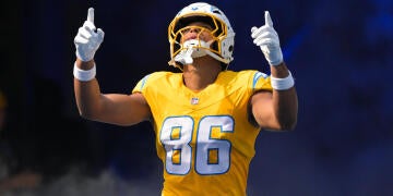 oronde-gadsden-ii-los-angeles-chargers-usatsi.jpg