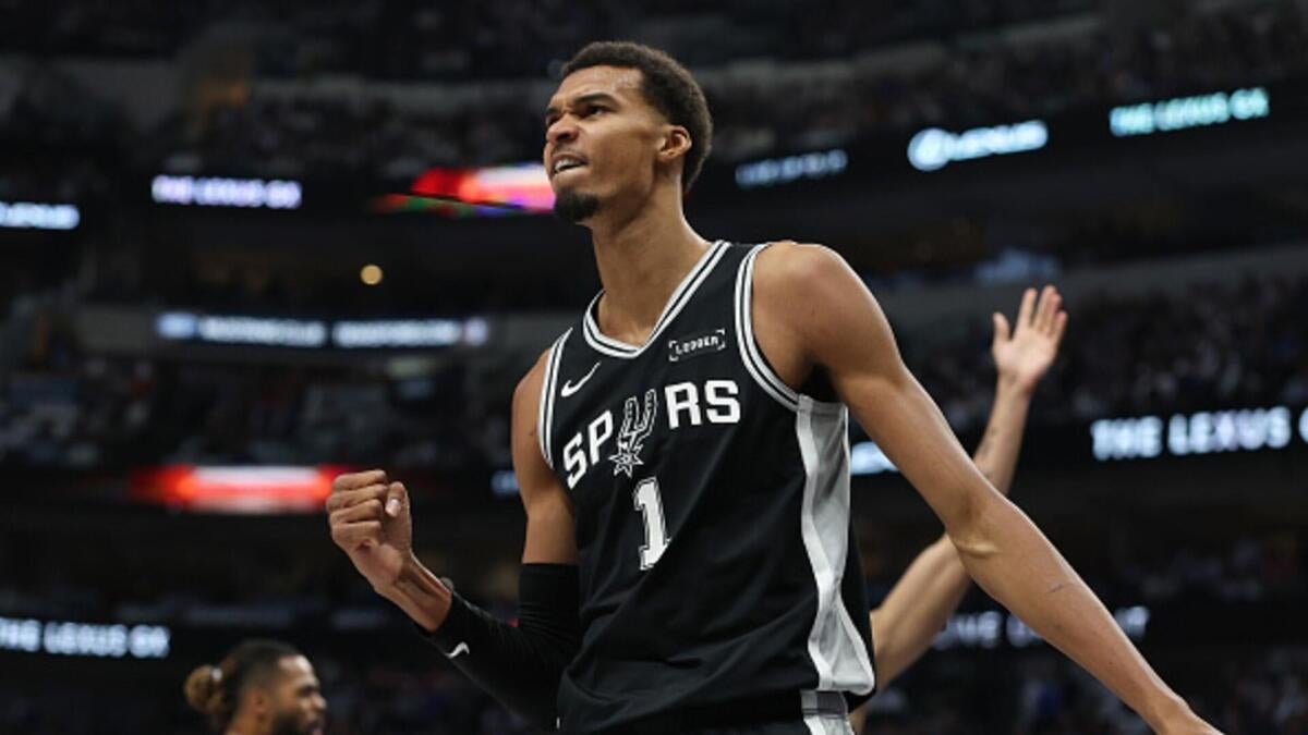 https://sportshub.cbsistatic.com/i/r/2025/10/23/8c387838-4ab8-4097-bb50-5a117ac4df07/thumbnail/1200x675/df91ab1fbe4fbe4feff44cf3ad25ca98/wemby.jpg