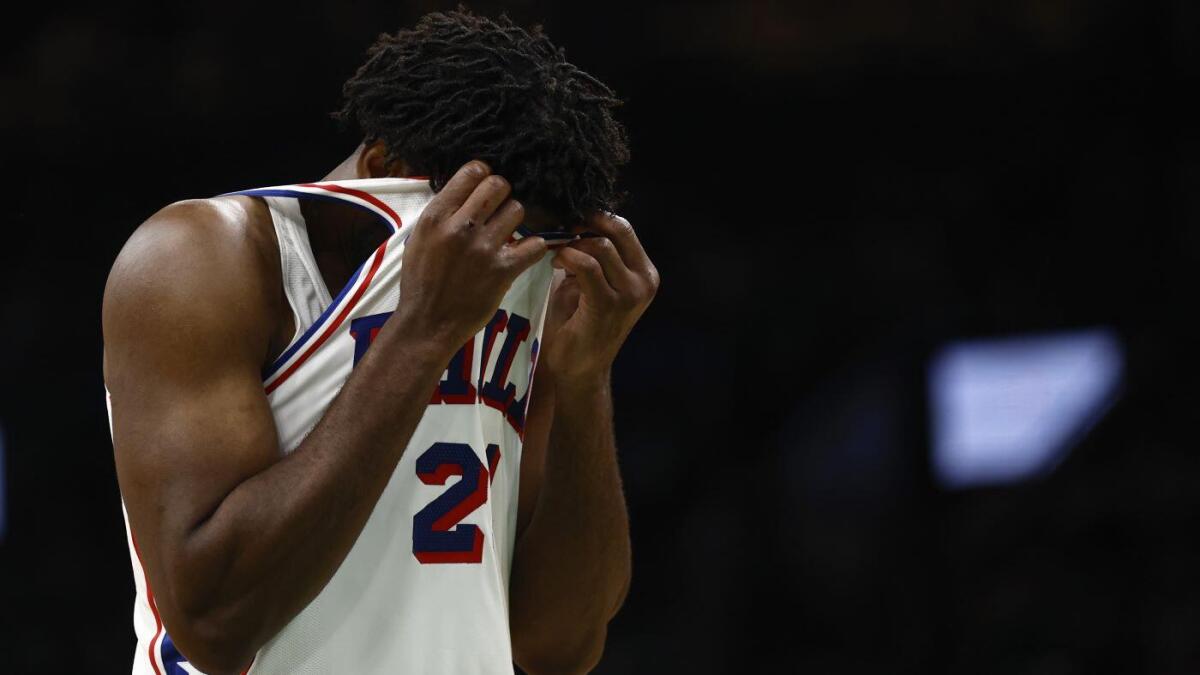 Joel Embiid appears to be like like a shell of himself throughout 20 painful minutes in 76ers’ season-opening win vs. Celtics