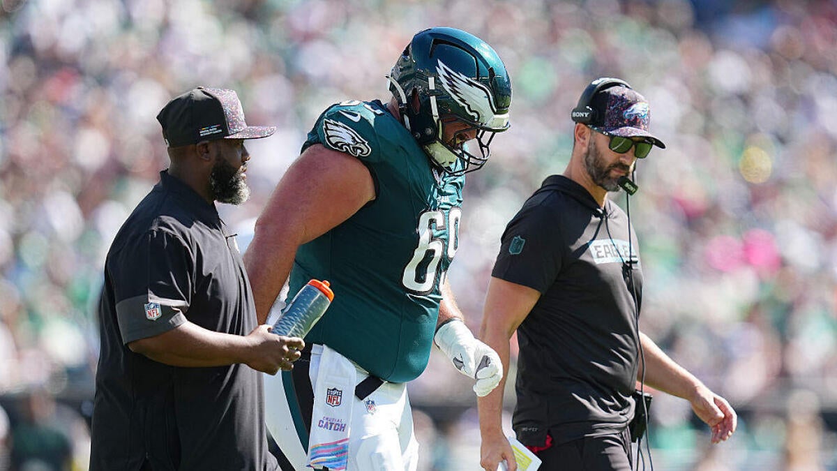 How injured is Eagles Professional Bowl guard Landon Dickerson?