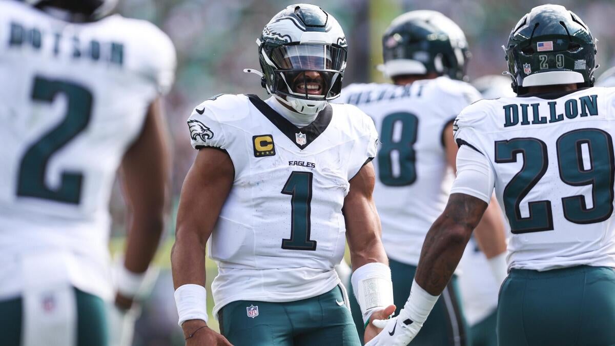 https://sportshub.cbsistatic.com/i/r/2025/10/23/f615fce5-4699-4115-a9b6-6cf0535a0d28/thumbnail/1200x675/ae9da7a98545dc27eb11ff460b729ed9/jalen-hurts-philadelphia-eagles.jpg