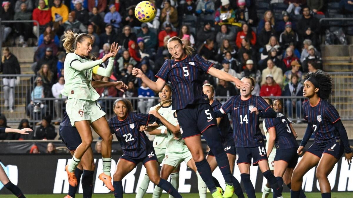 https://sportshub.cbsistatic.com/i/r/2025/10/24/a09fb541-d1f7-4f5b-a033-5c58f53945c2/thumbnail/1200x675/5a41e810004c7945eb25a0b5da54328b/uswnt-2.jpg